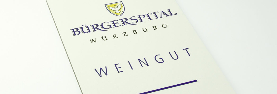 Contento Digitaldrucklösungen: Druck auf Schilder aus Metal und anderen Materialien